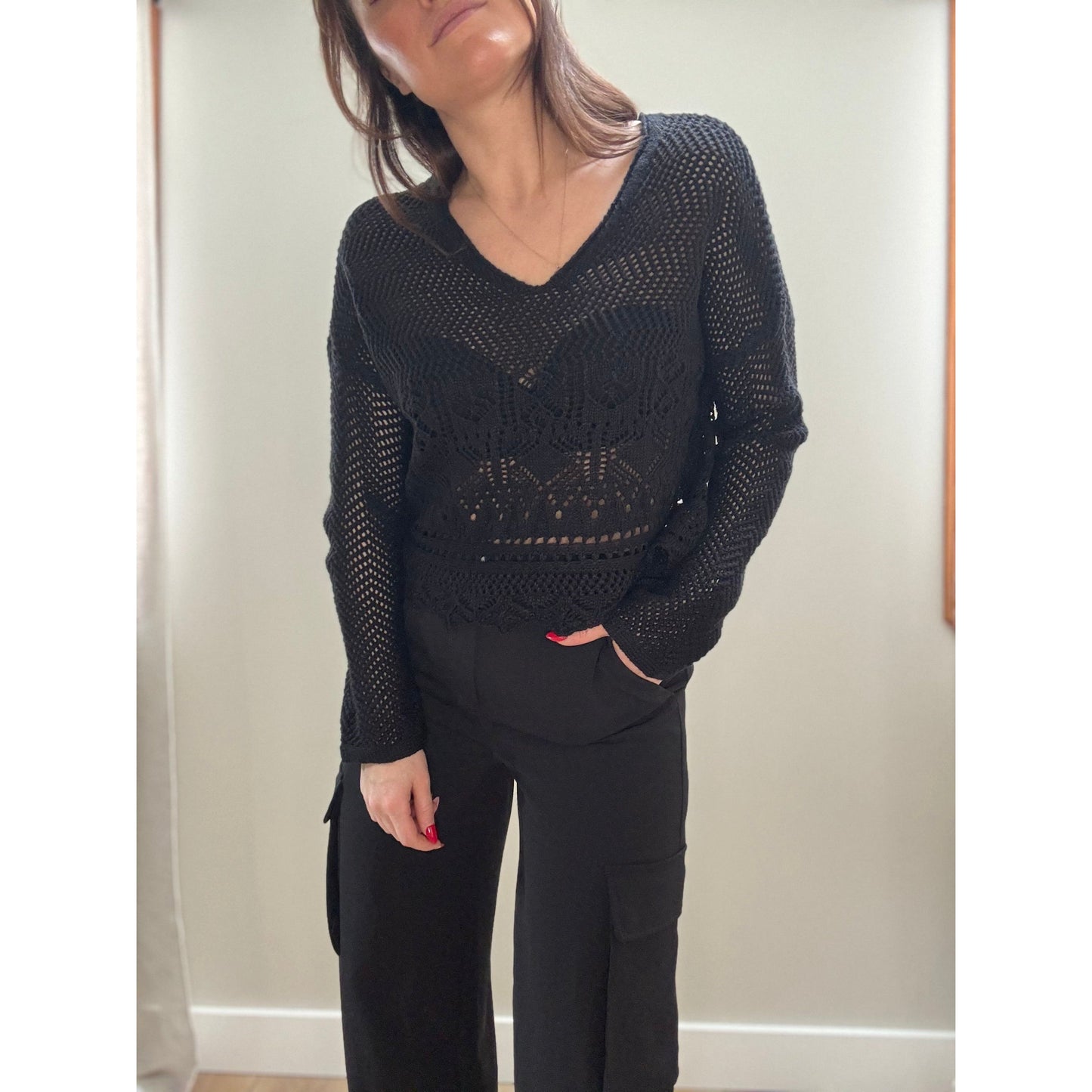 Ianthe Long Sleeve V-Neck Pullover | Black