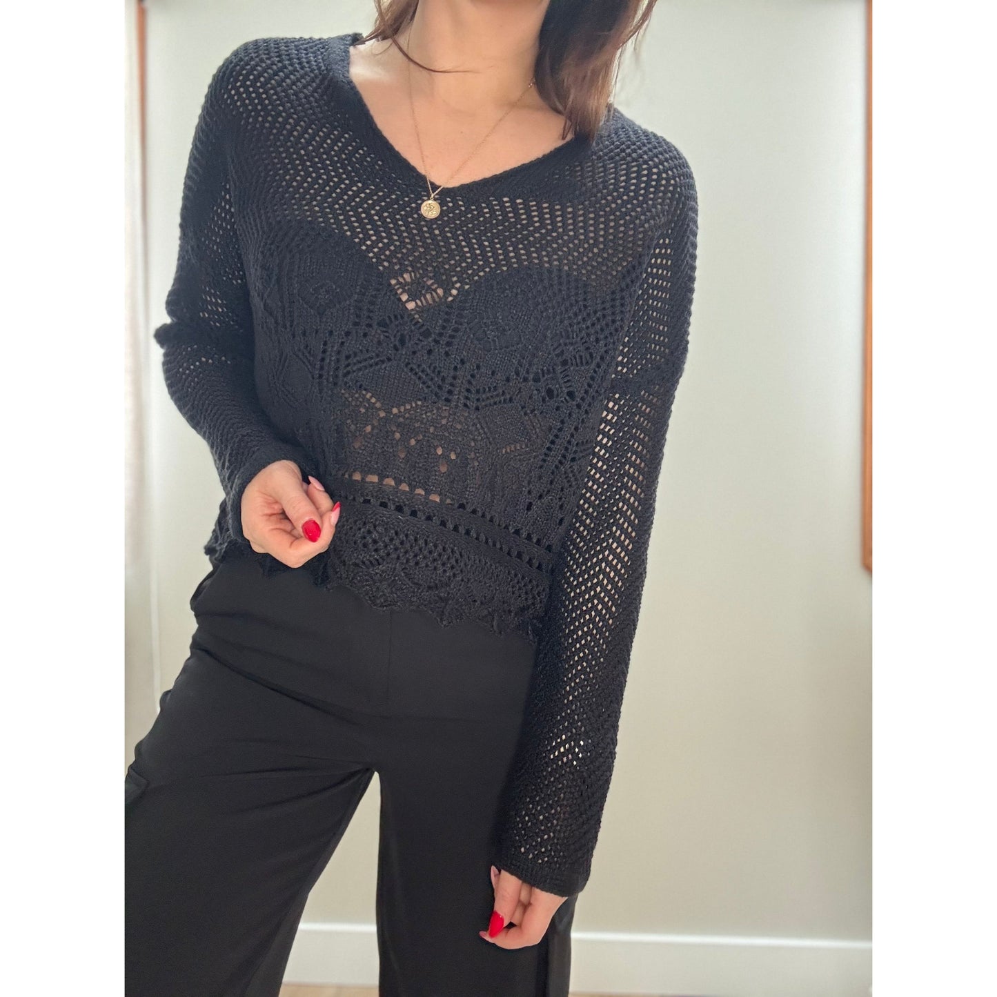 Ianthe Long Sleeve V-Neck Pullover | Black